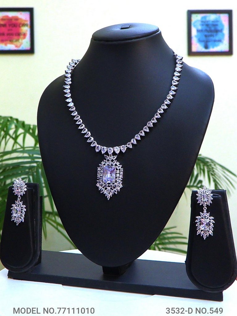 Smart Alternative to Expensive Diamond Jewelry - Amaara World