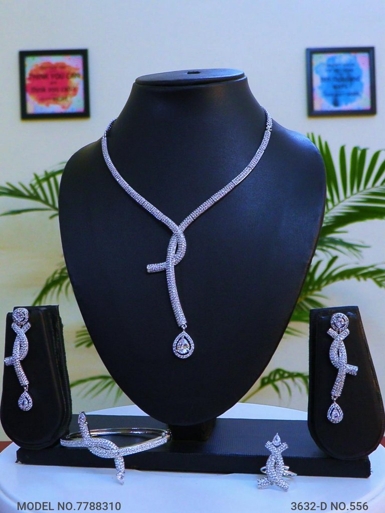 When Glamour meets Art ! - Amaara World