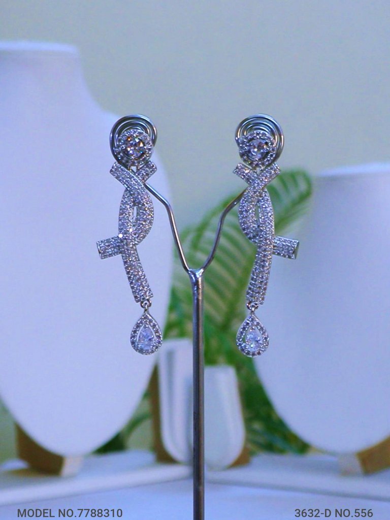 When Glamour meets Art ! - View B