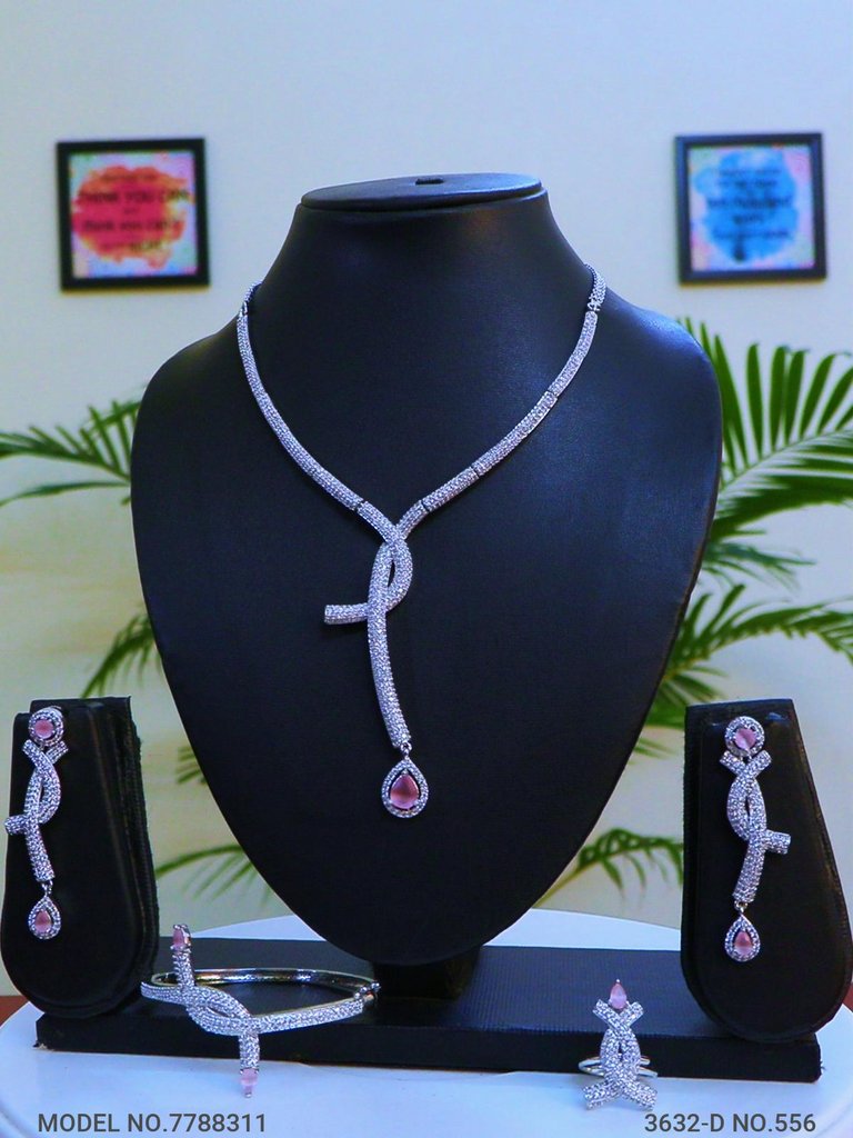 Let your Personality reflect Art - Amaara World