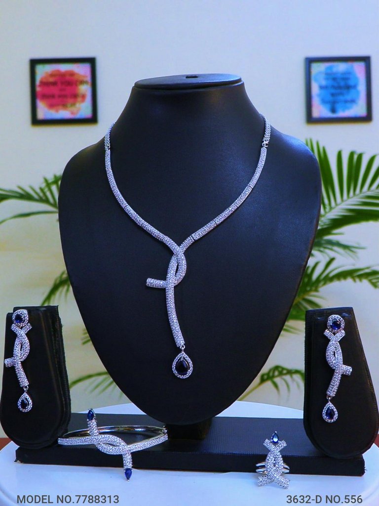 Searching for Wedding Gifts? Stop ! - Amaara World