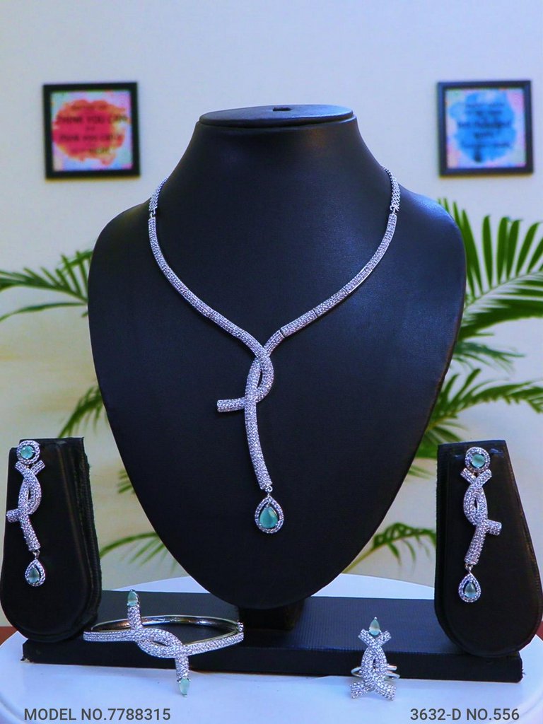 Necklace Designed by Passionate Craftsmen ! - Amaara World