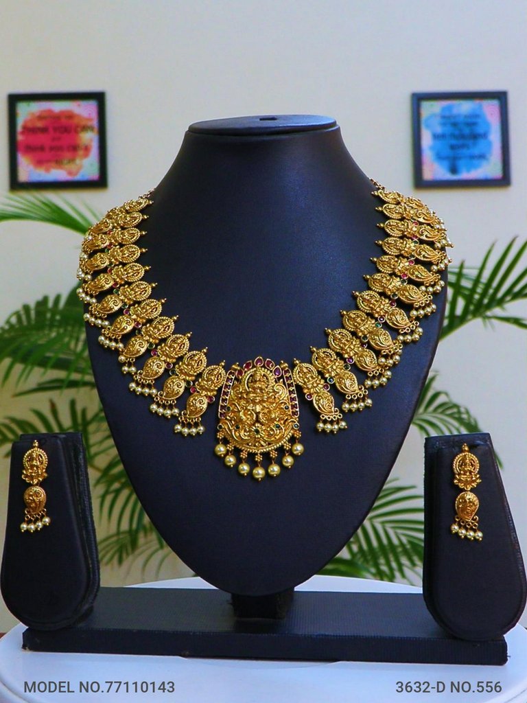 Traditional Necklaces - Amaara World