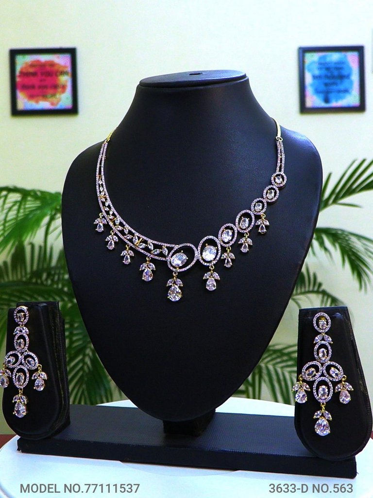 Light weighted CZ Necklace Set - Amaara World