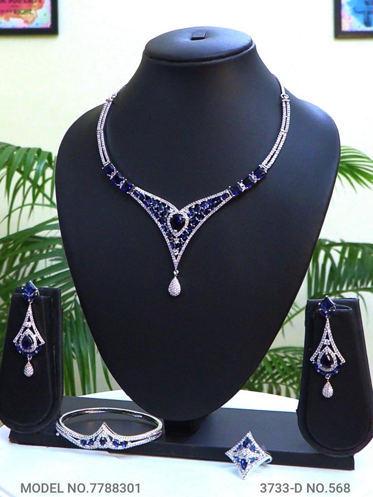 The best Gift for a Woman ! Jewelry - Amaara World