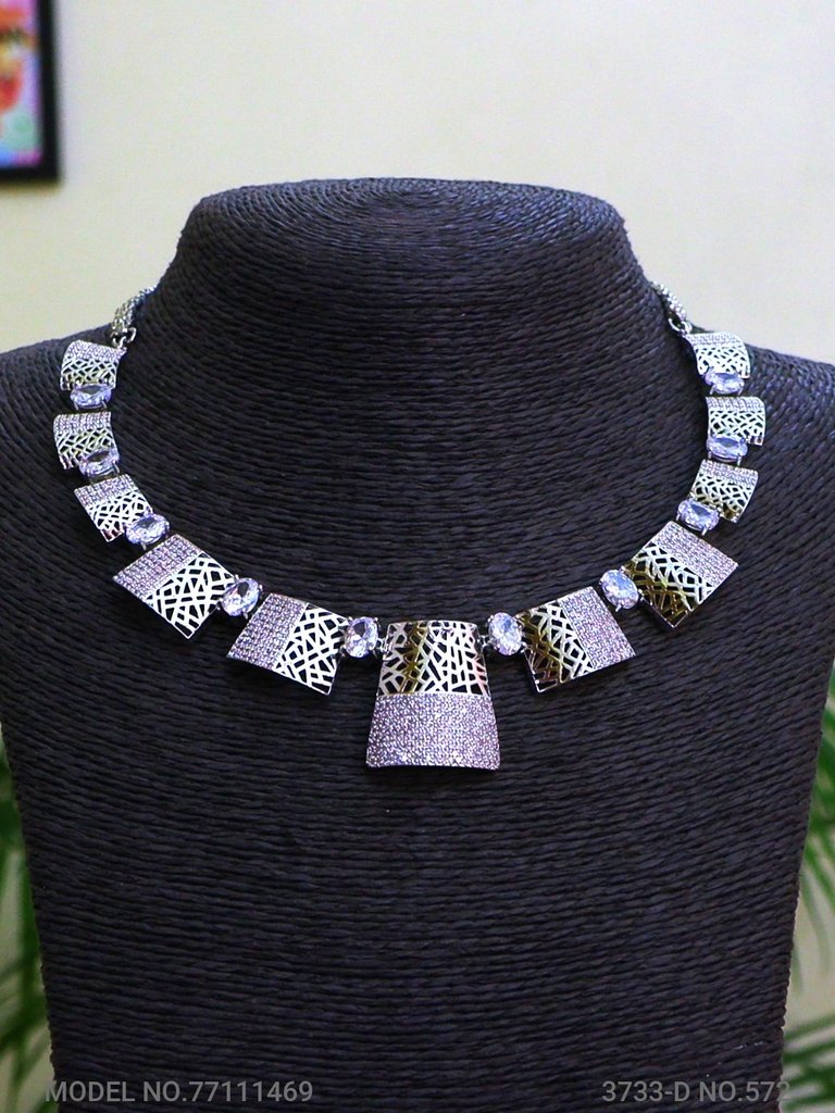 Be a Showstopper in your Party ! - View A