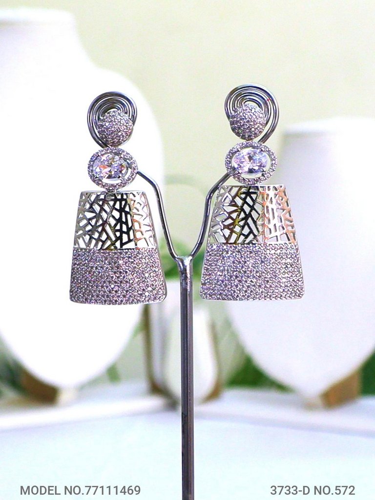 Be a Showstopper in your Party ! - View B