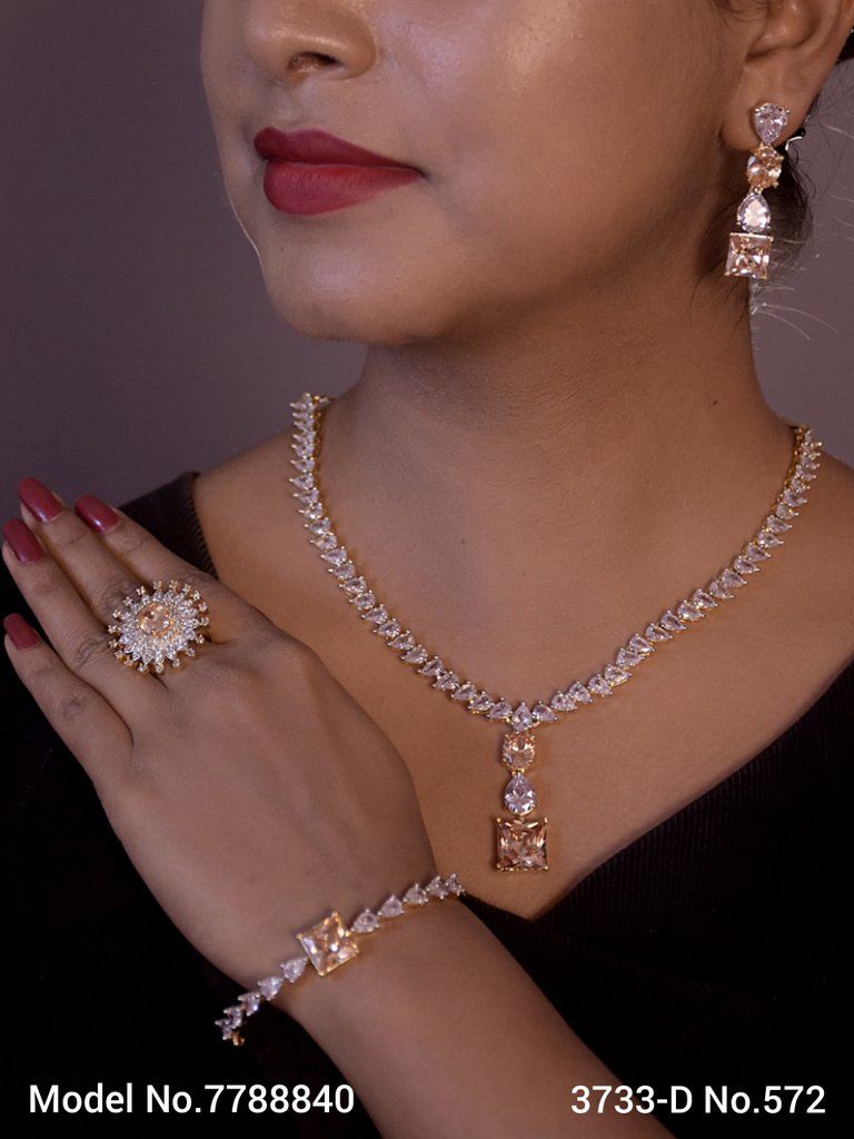 When Glamour meets Art ! - Amaara World