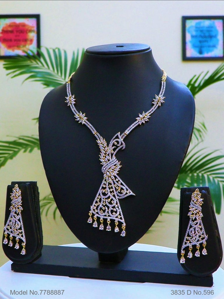Tradition and Trend goes to a Party - Amaara World