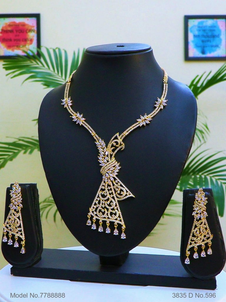 Friendship of Tradition and Trend - Amaara World