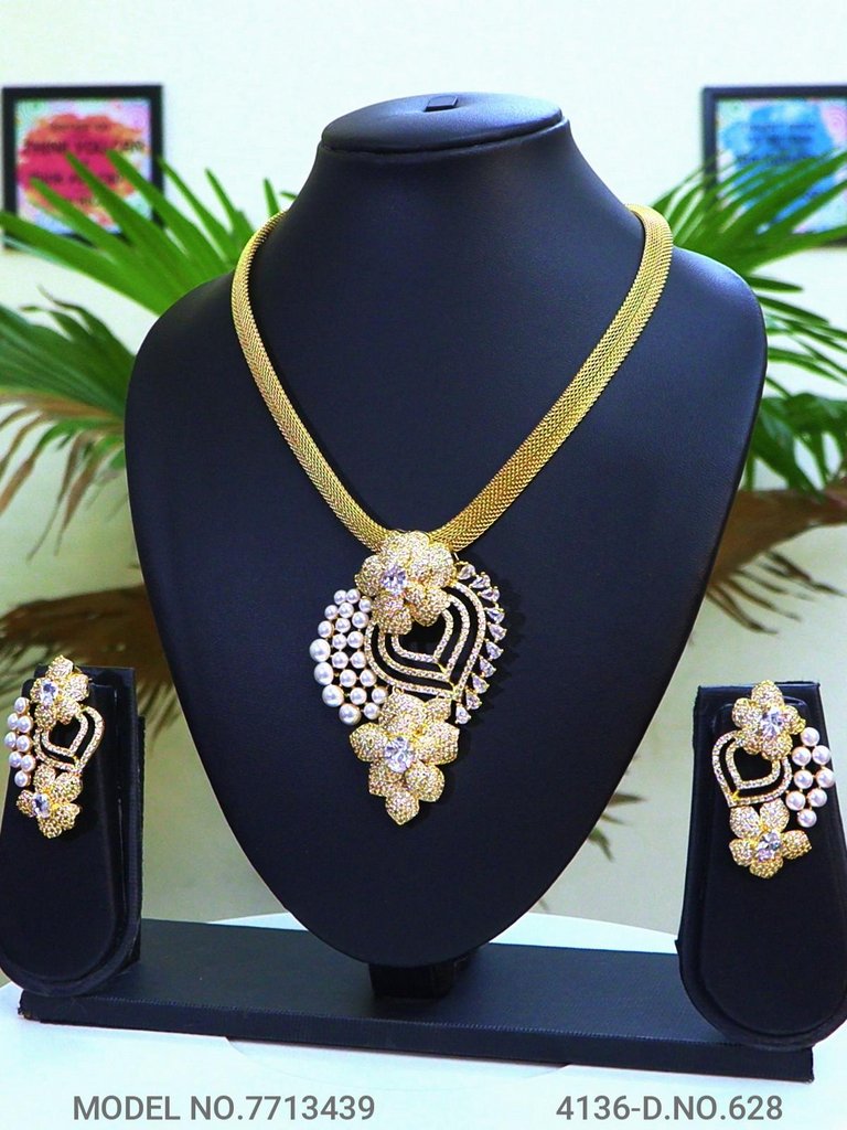 Showstopper Imitation Pendant Set - Style 2 - Amaara World