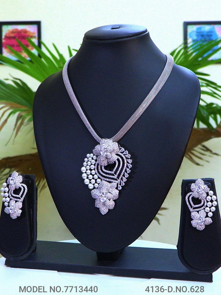 Showstopper Imitation Pendant Set - Style 3 - Amaara World