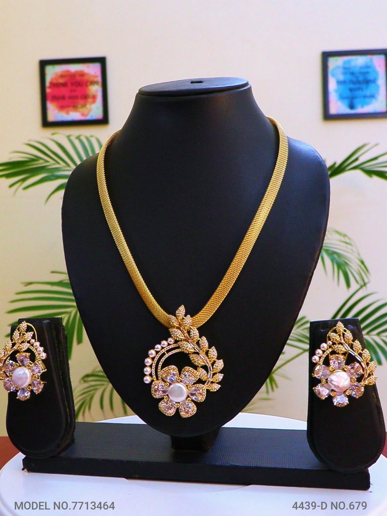 Cubic Zirconia | Pendants - Amaara World