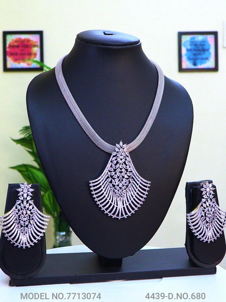 Gorgeous Pendants for Parties - Style 1 - Amaara World