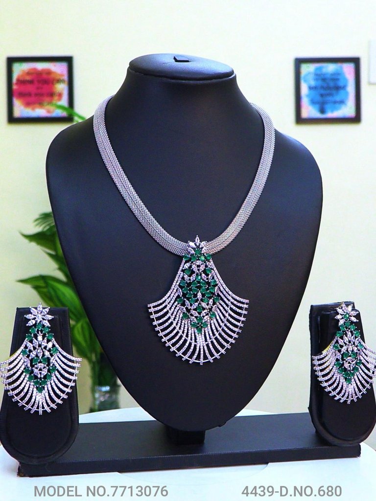 Gorgeous Pendants for Parties - Style 3 - Amaara World