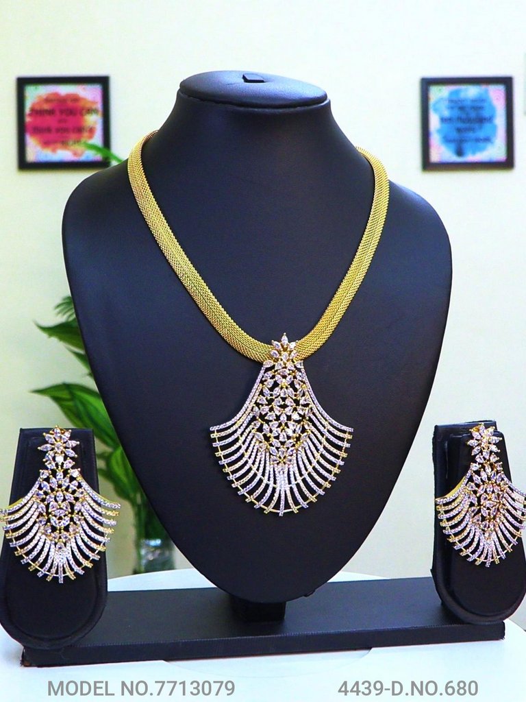 Gorgeous Pendants for Parties - Style 5 - Amaara World