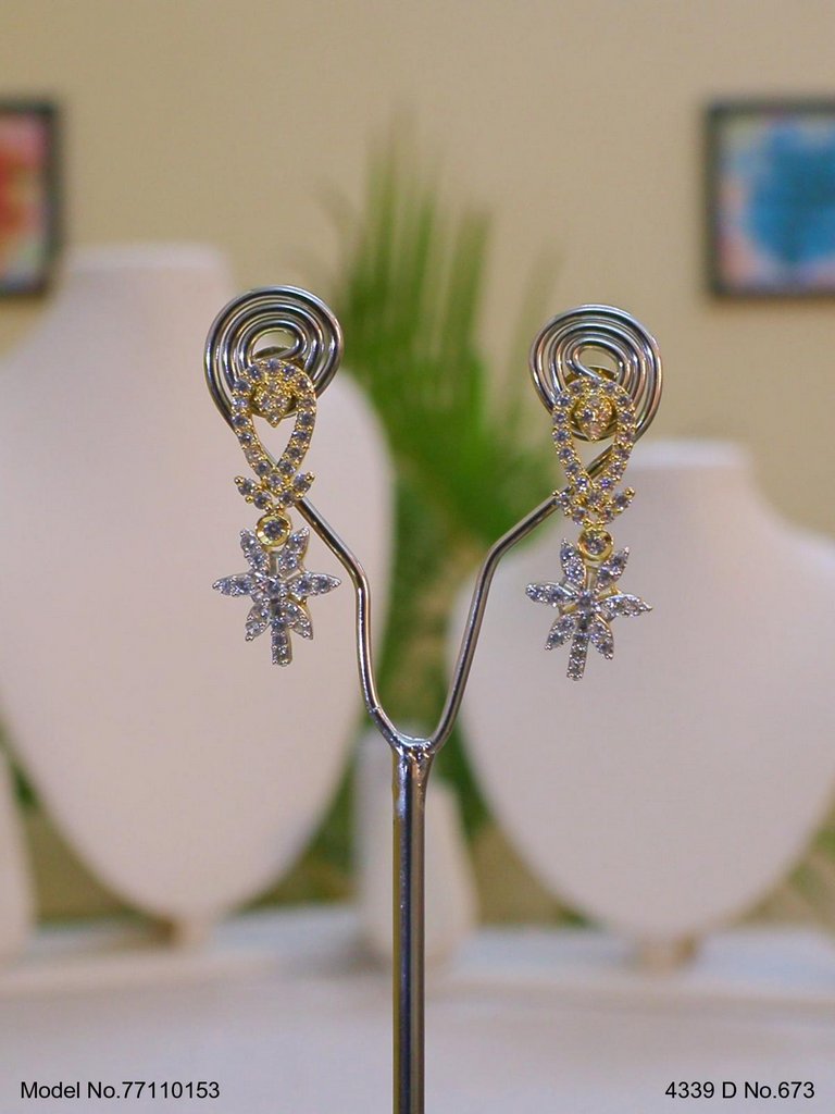 Necklace Set crafted for bold Women - View A
