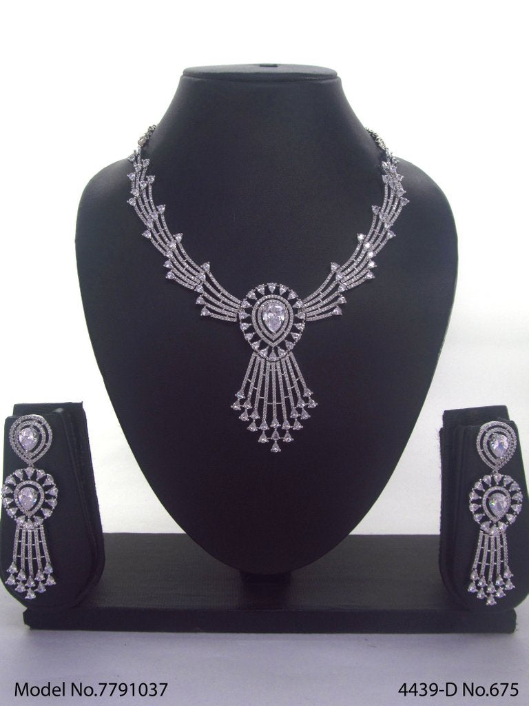 Tradition and Trend goes to a Party - Amaara World