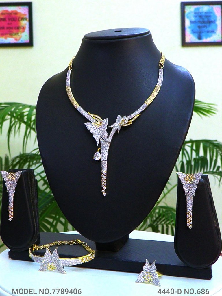 Wedding Gifts for Wedding Parties - Amaara World