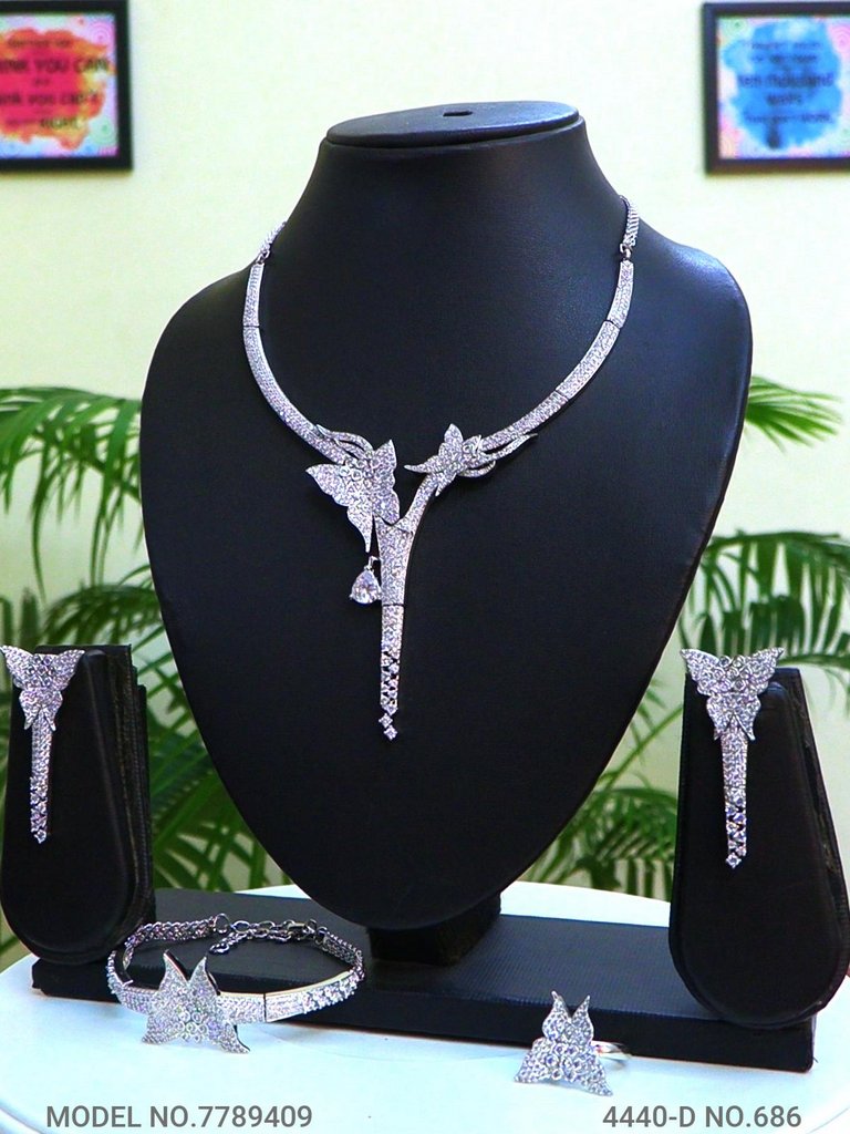 Wedding Gifts for Wedding Parties - Style 4 - Amaara World