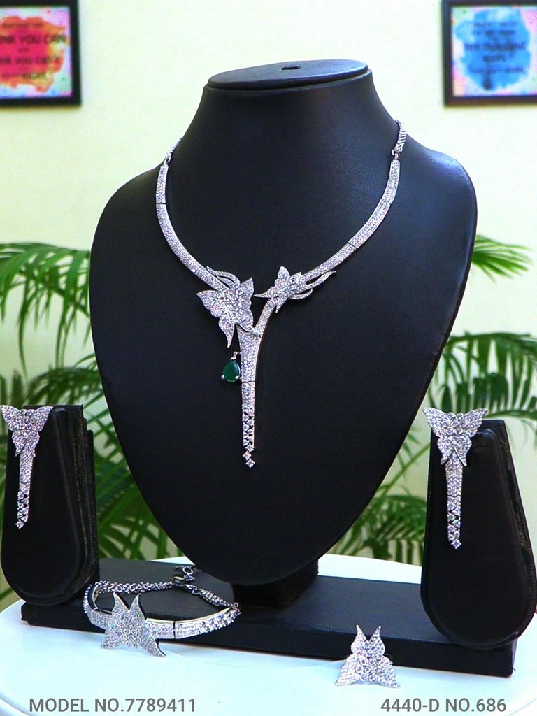Wedding Gifts for Wedding Parties - Style 6 - Amaara World
