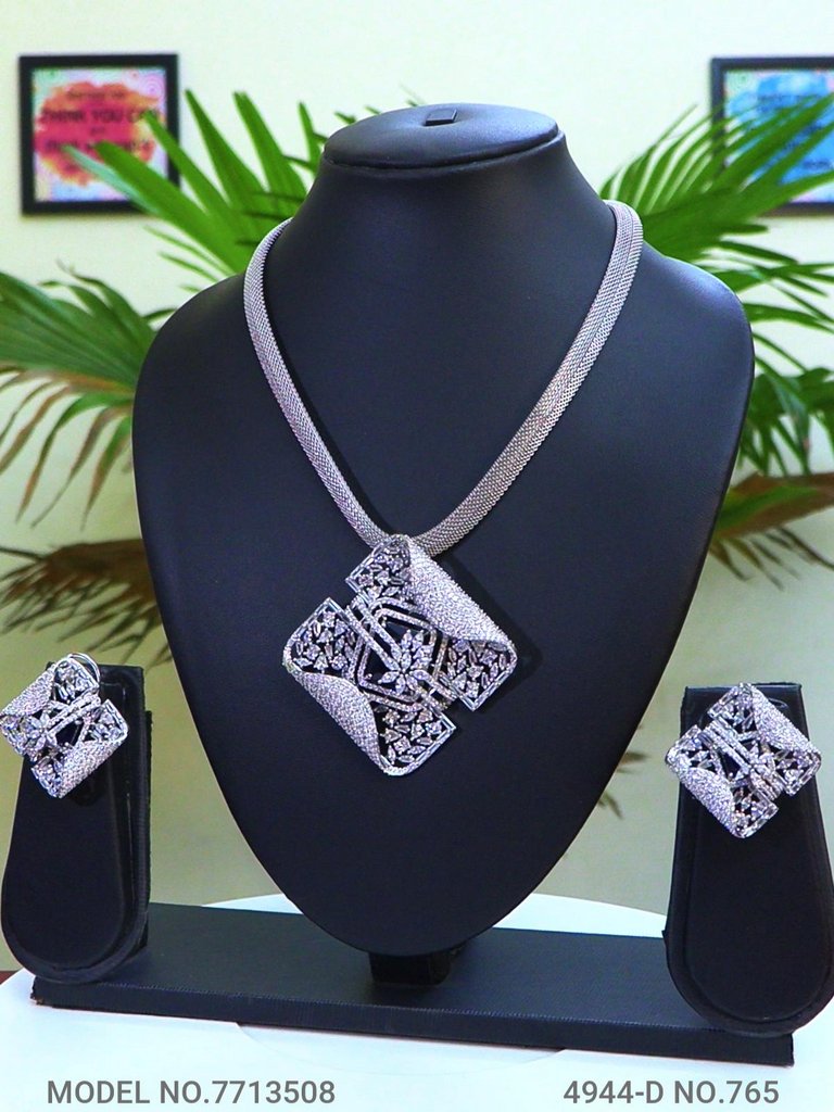 Imitation Artificial Diamond Pendant - Style 5 - Amaara World