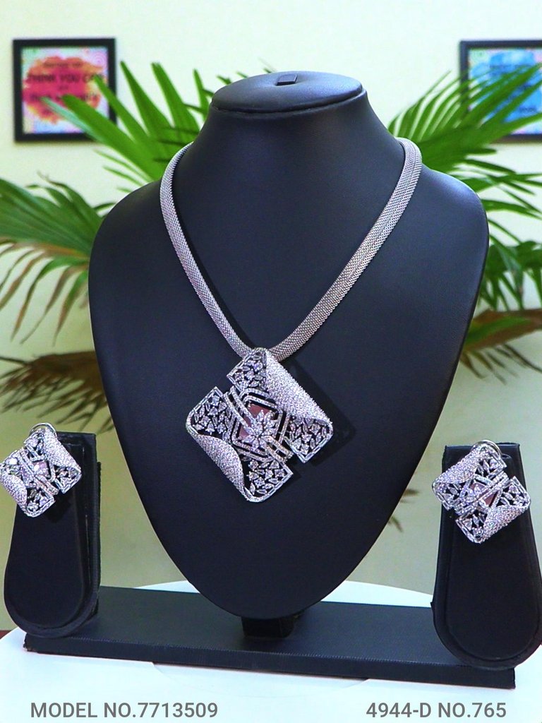 Imitation Artificial Diamond Pendant - Style 6 - Amaara World