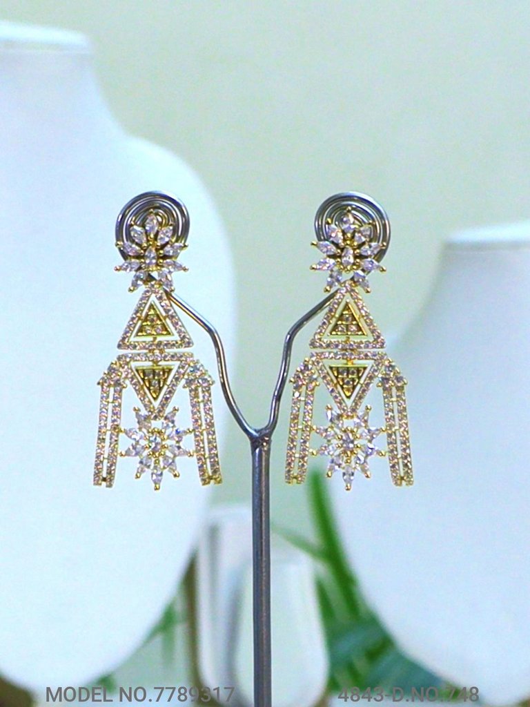 Jewelry straight from Craftsmen - View B