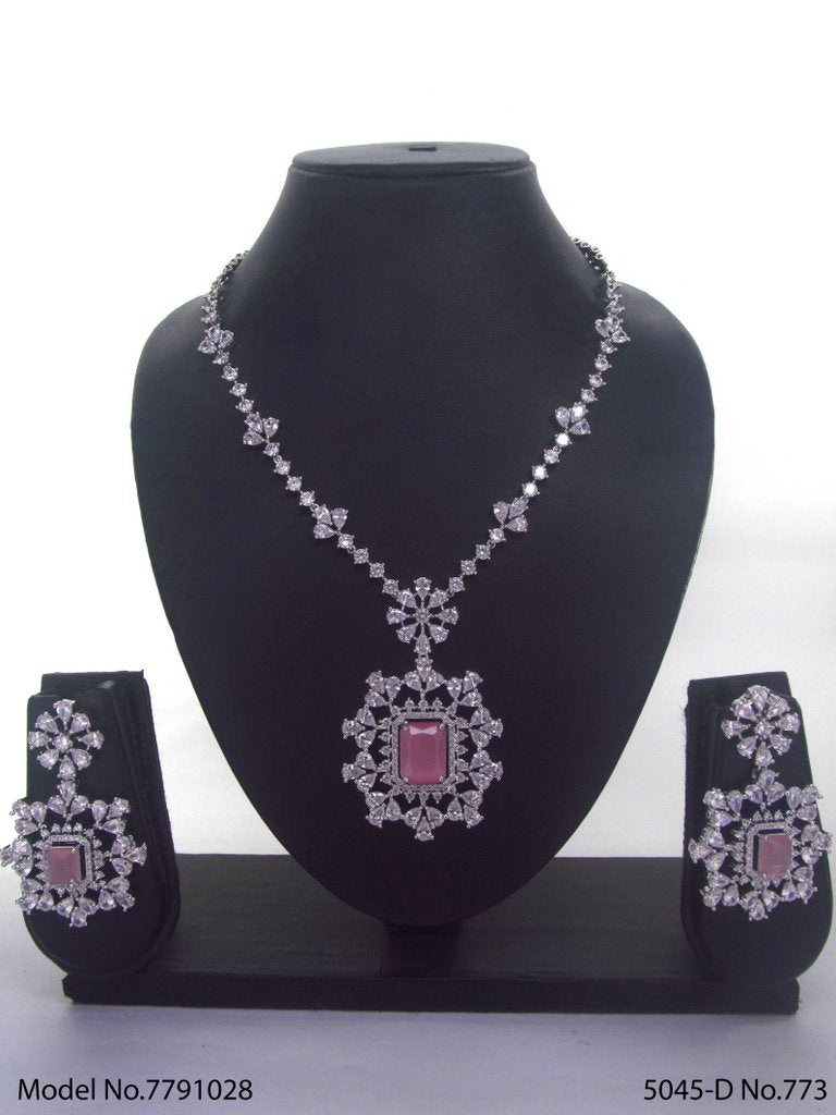 Ideal Gift for Traditional Ladies - Amaara World