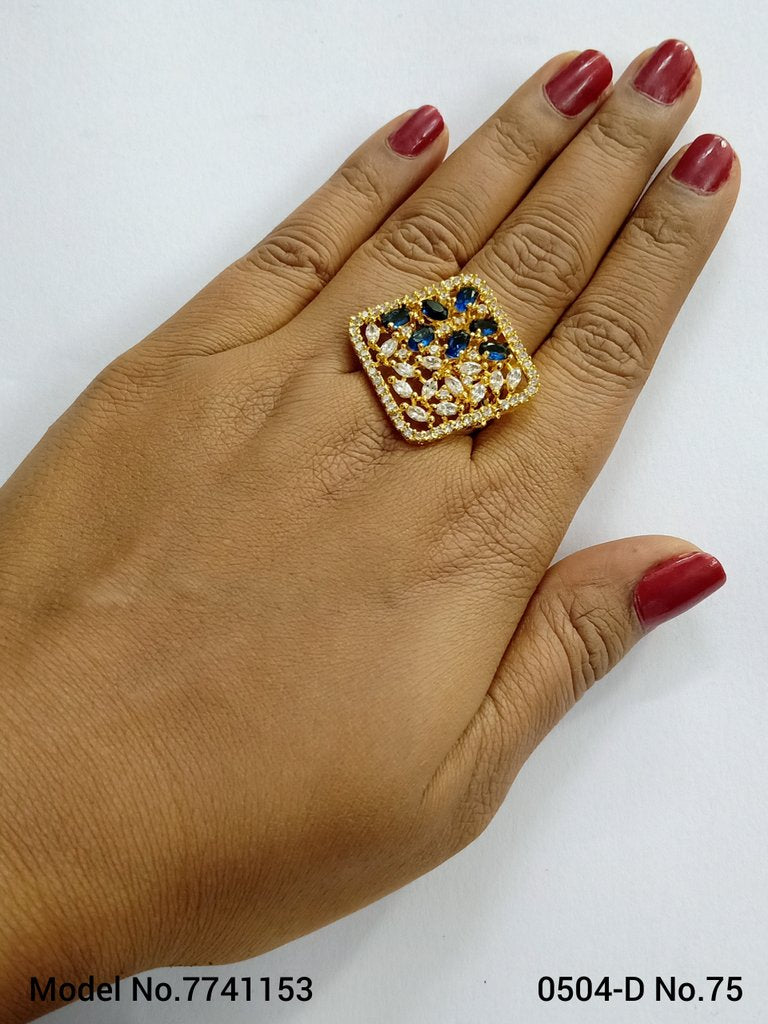 Crystal Nova Ring - Style 4 - Amaara World
