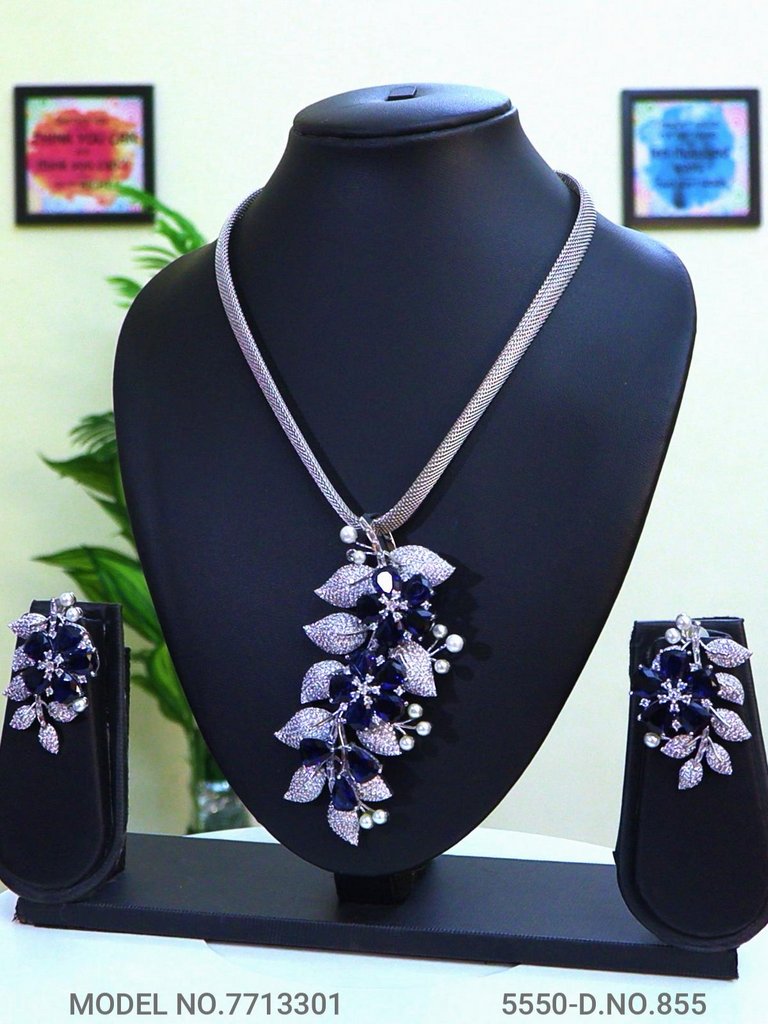 Pendant Necklace for Weddings - Amaara World