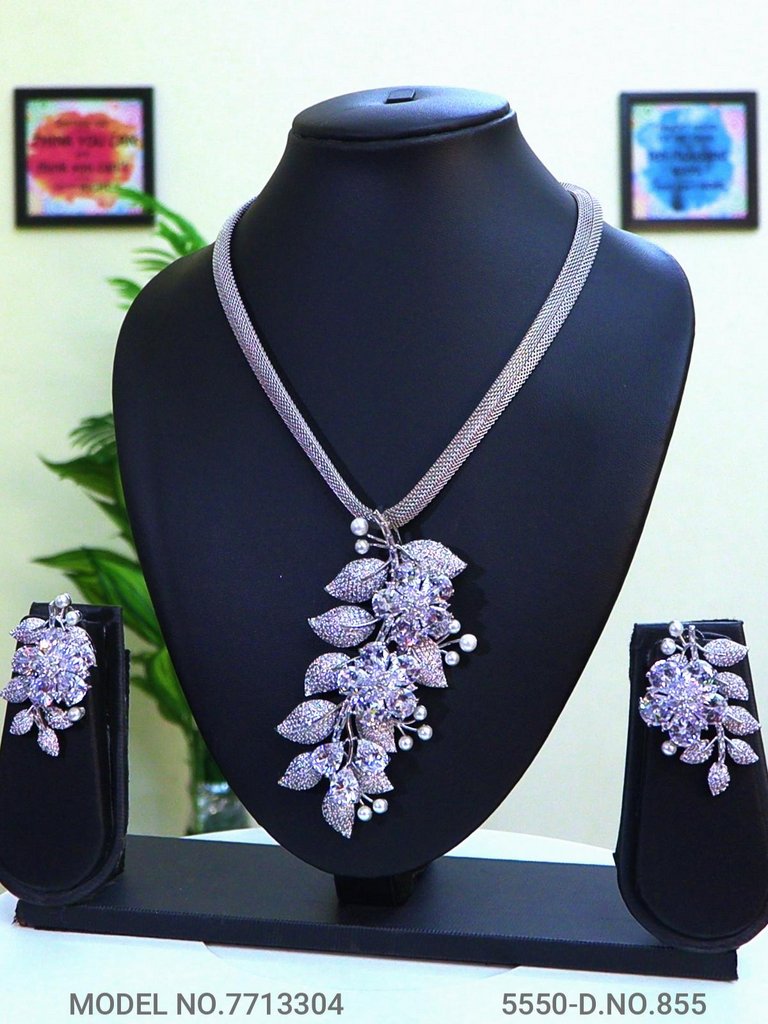 Ideal Wedding Jewelry / Anniversary Gift - Amaara World