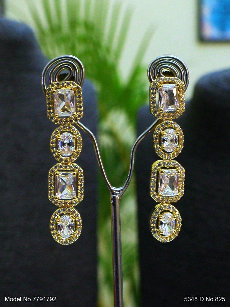 Jewelry straight from Craftsmen - View B