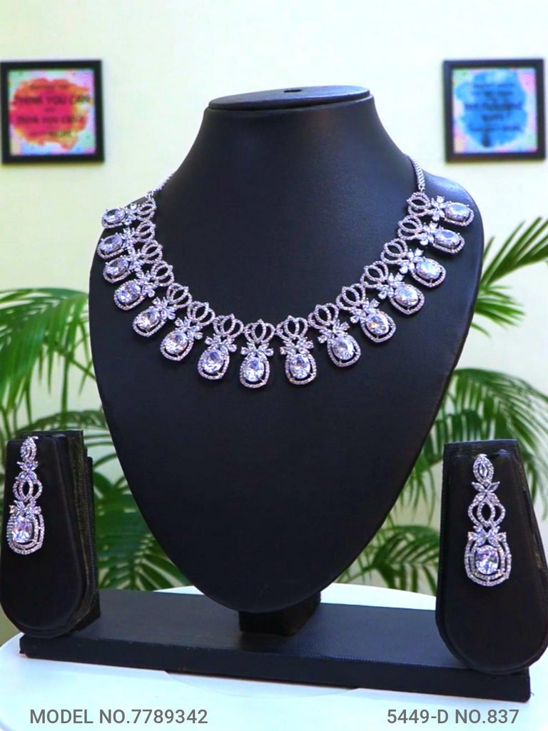 The best Gift for a Woman ! Jewelry - Amaara World