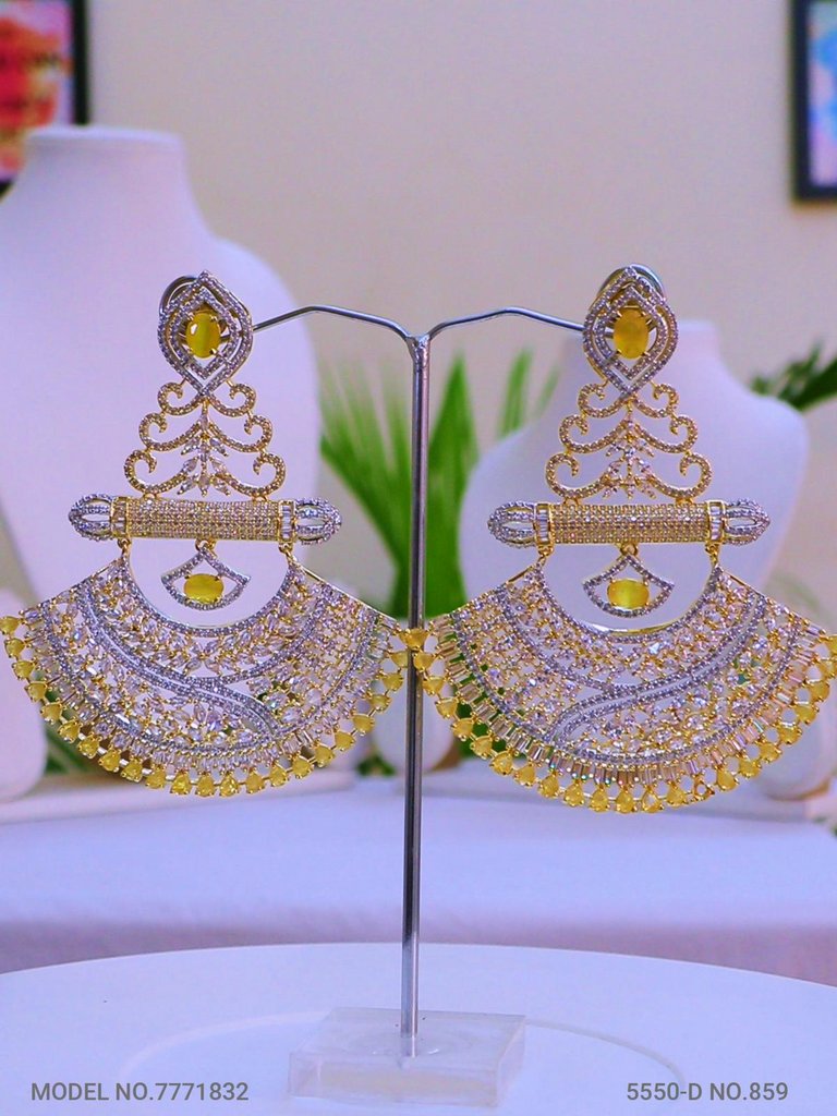 Latest Trendy Earring Design - Amaara World