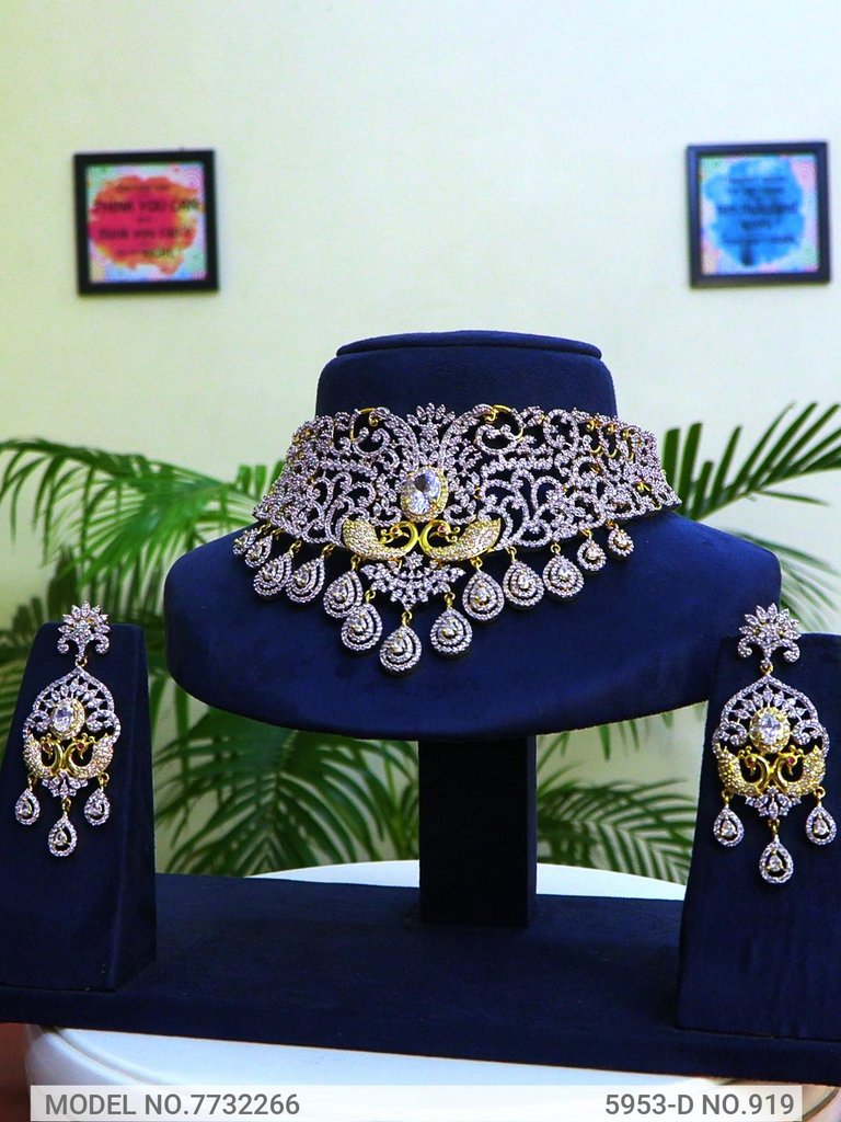 Ideal Wedding Jewelry / Anniversary Gift - 7732229 - Color variant