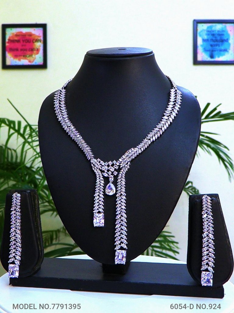 The best Gift for a Woman ! Jewelry - Amaara World