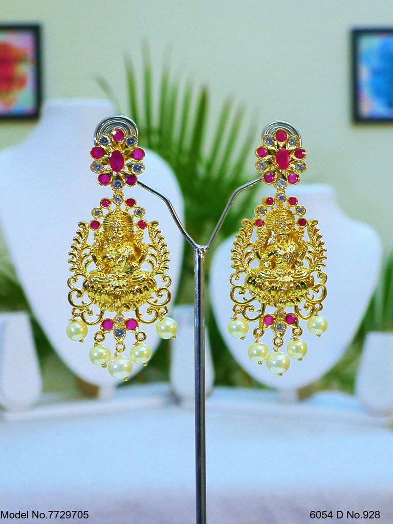 Traditional Necklaces - View A
