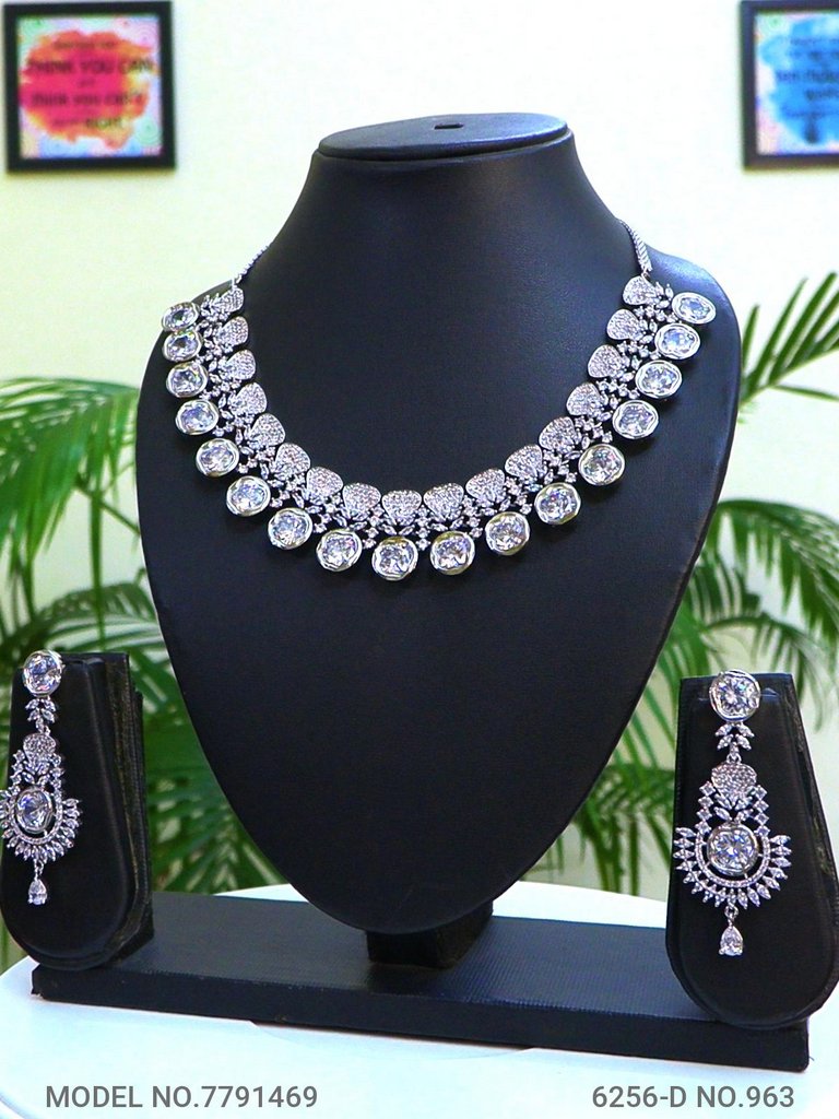 Handcrafted with Love and Passion - Amaara World