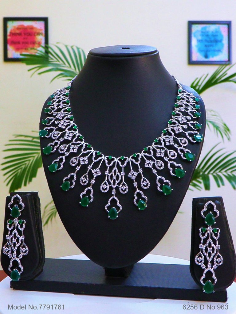 Trendy Traditional Necklace Set | Ideal Birthday Gift - Amaara World