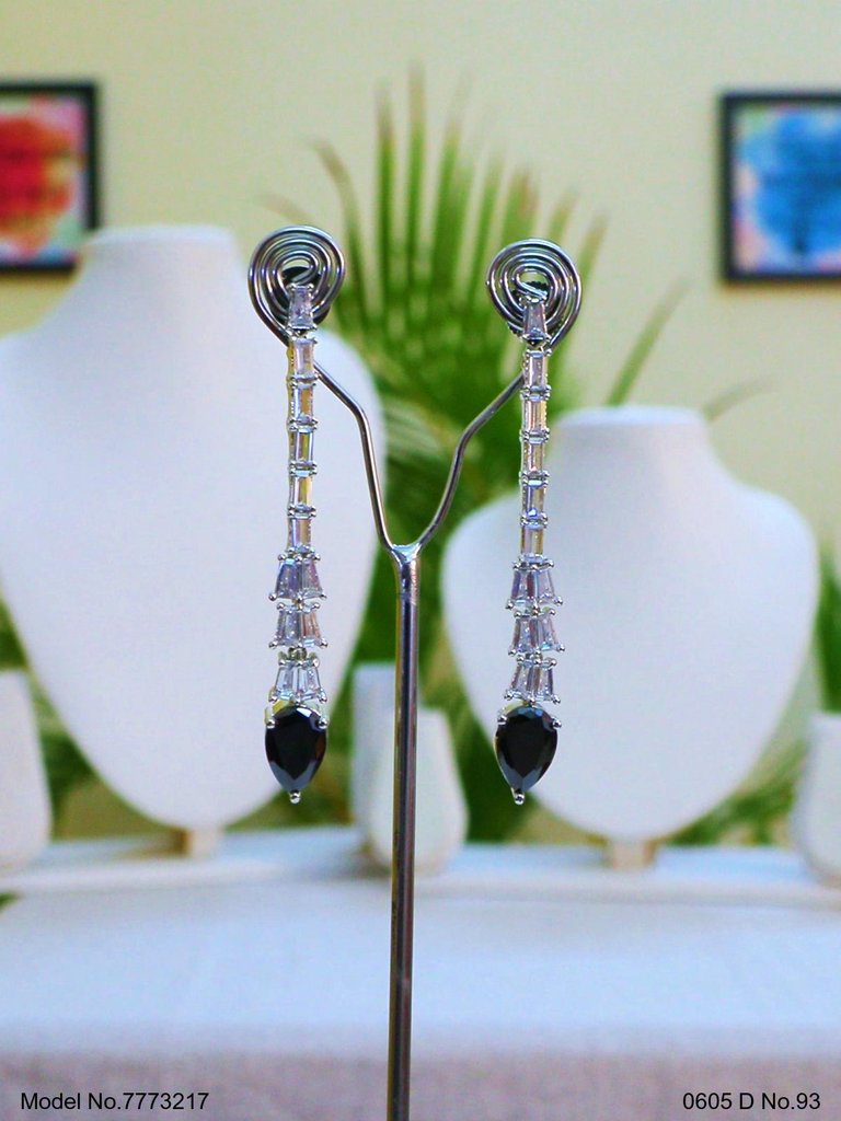 Unique Gift for Party wear - Amaara World