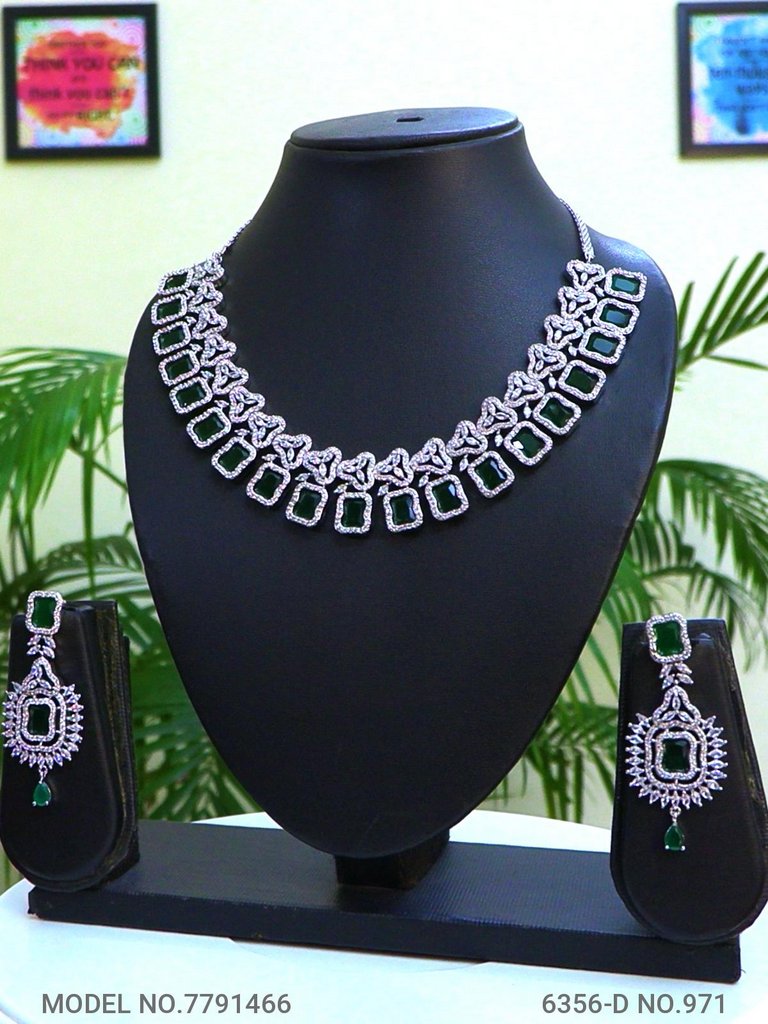 Searching for Wedding Gifts? Stop ! - Amaara World