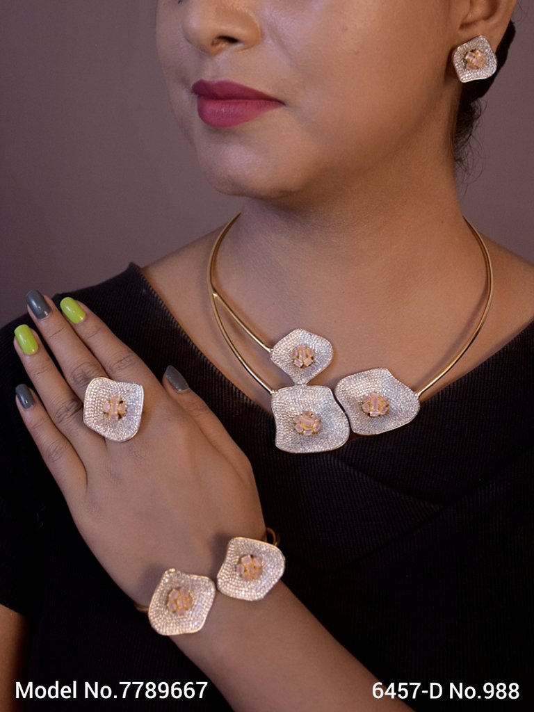 Indian Craftsmanship at its Best ! - Amaara World