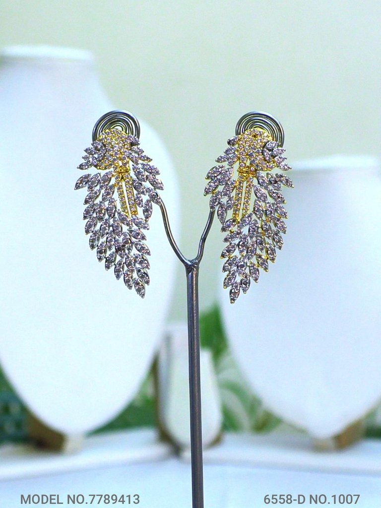 Traditional American Diamond Set - View B