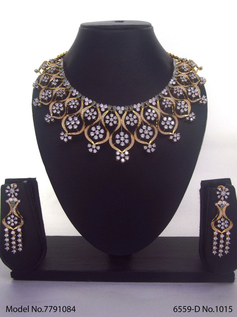 Statement Necklaces in Trend - Amaara World
