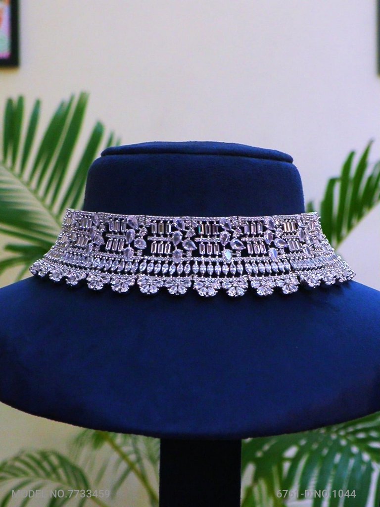 Artificial Diamond Jewelry Set For Brides - 7733459 - View 2