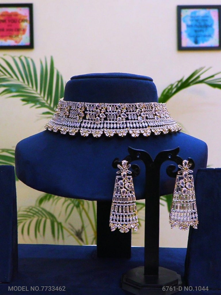 Artificial Diamond Jewelry Set For Brides - 7733459 - Color variant
