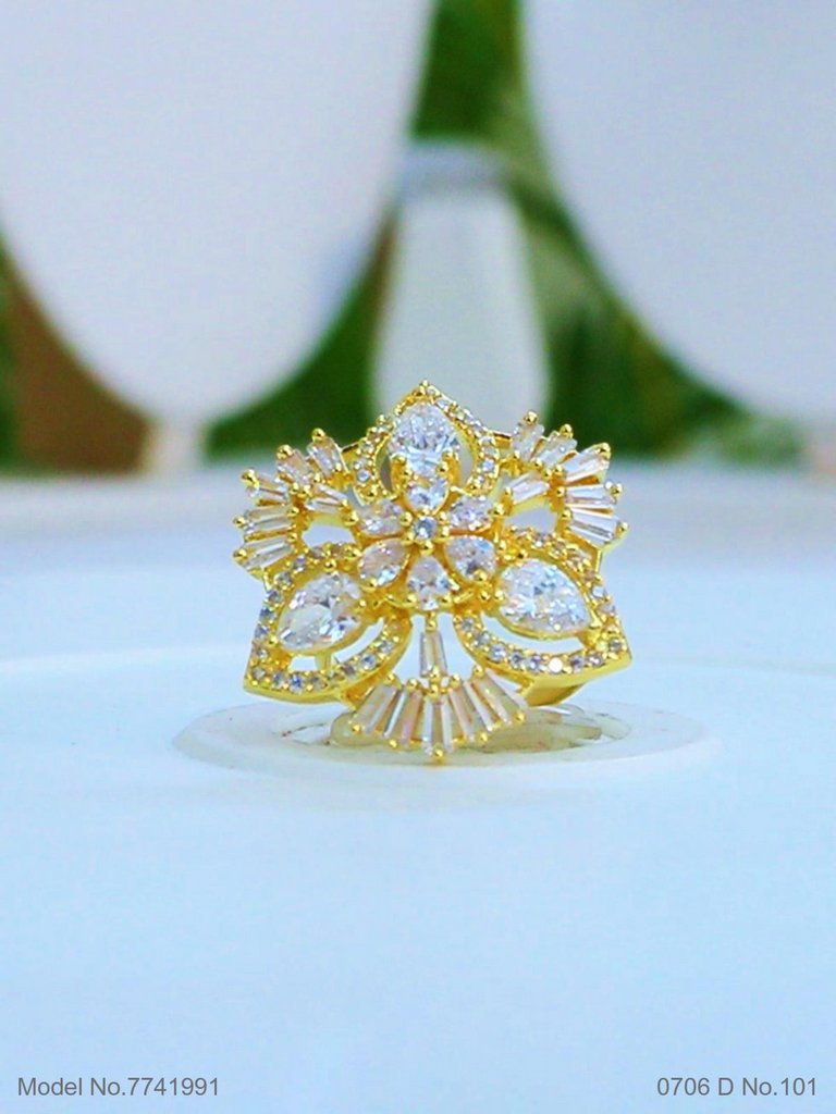 Crystal Crown Ring - Amaara World