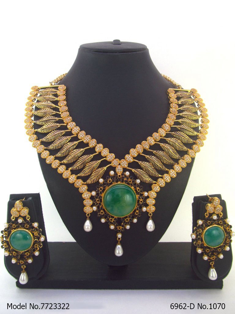 Traditional Necklaces - Amaara World