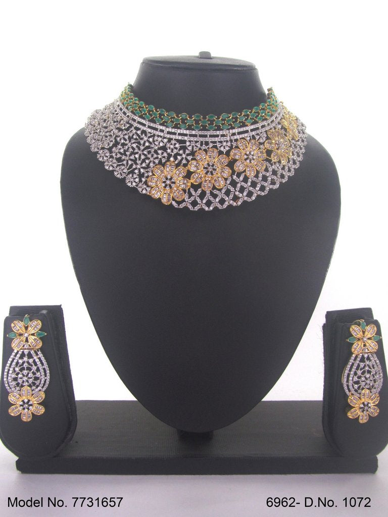 Necklace Set with Classic earrings - 7731657 - View 3